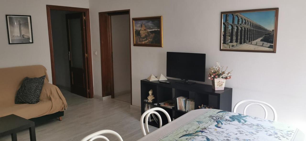 Villa "Luna De Segovia" Leganés Kültér fotó