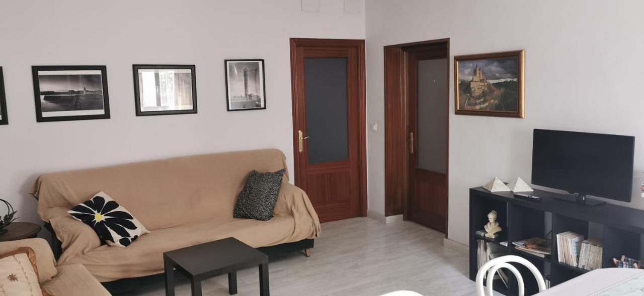 Villa "Luna De Segovia" Leganés Kültér fotó